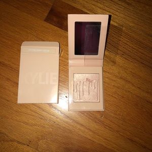 Kylie Cosmetics Highlighter